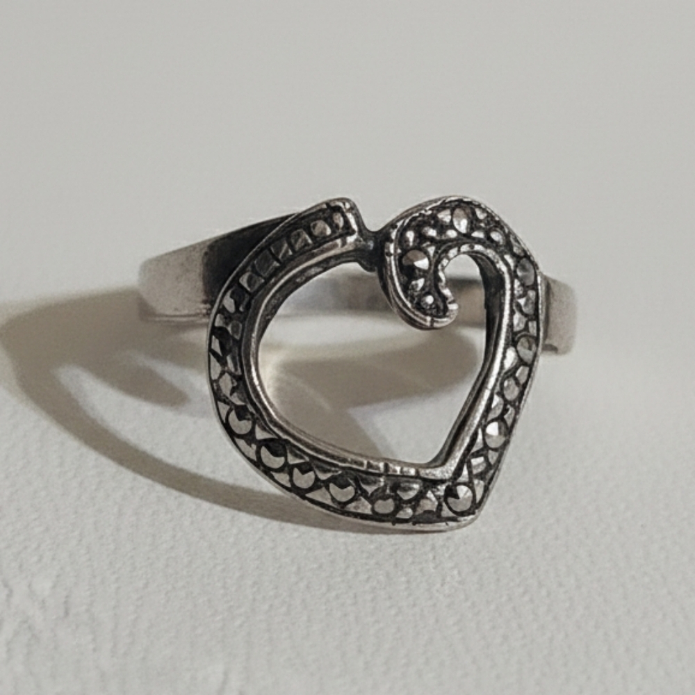 Vintage 925 Sterling Silver Marcasite Heart Ring